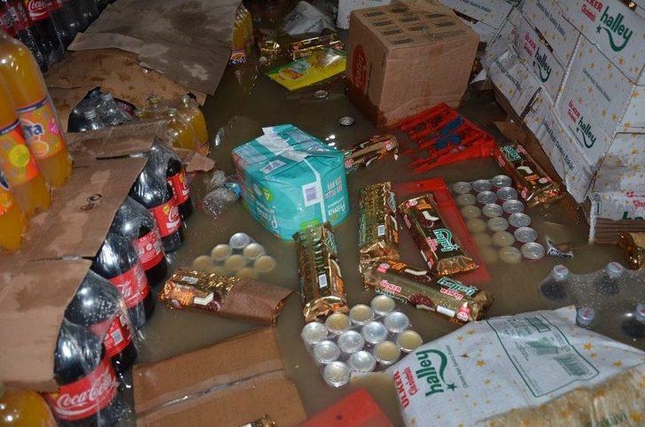 Yüksekova’da Evler Su Altında Kaldı G2