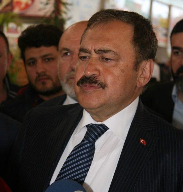 Bakan Eroğlu, Yangın Çıkan Yağ Fabrikasında İncelemelerde Bulundu