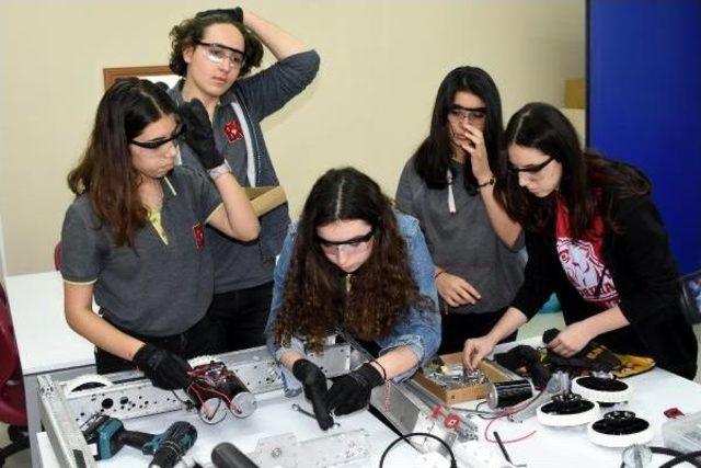 &Ouml;ğrencilerin Yaptığı Robot, D&uuml;nya Şampiyonasında Yarışıyor 1