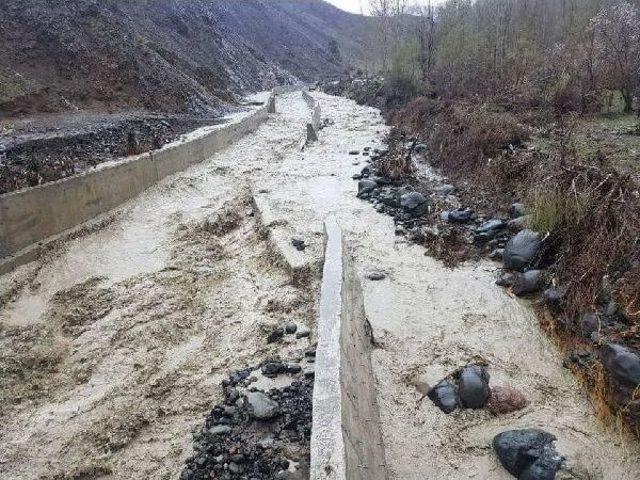 Bingöl'de Sel Sularının Yarattığı Hasar Gün Ağarınca Ortaya Çıktı