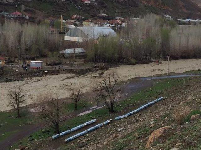 Bingöl'de Sel Sularının Yarattığı Hasar Gün Ağarınca Ortaya Çıktı