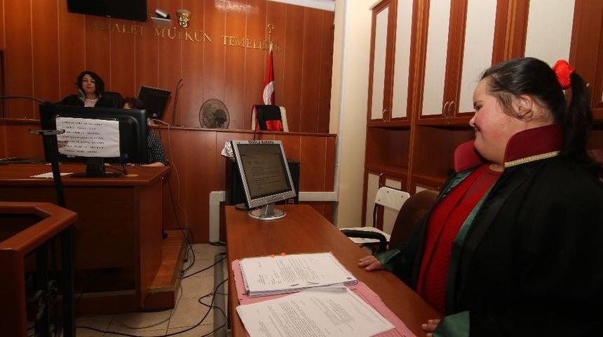 Down Sendromlu Melisa&rsquo;nın Avukatlık Hayali Ger&ccedil;ek Oldu