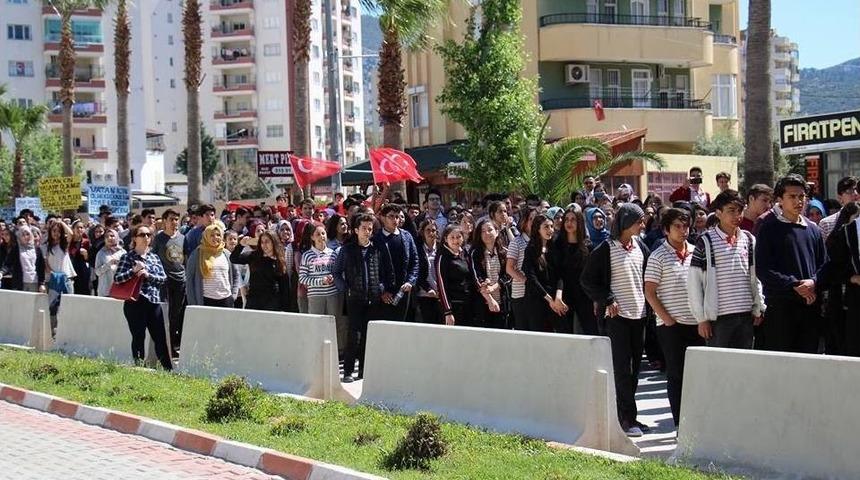 Kozan&rsquo;da "bayrak Ve Şehitlerimiz" Temalı Y&uuml;r&uuml;y&uuml;ş