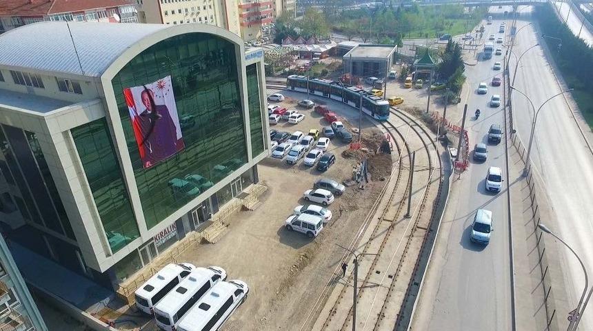 Başkan Karaosmanoğlu, Ak&ccedil;aray Tramvay Hattının Test S&uuml;r&uuml;ş&uuml;n&uuml; Yaptı