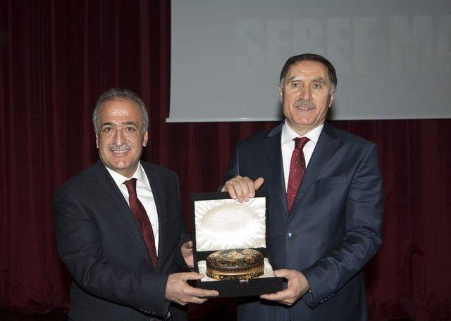 Kamu Başdenet&ccedil;isi Şeref Malko&ccedil;, Atat&uuml;rk &Uuml;niversitesi&rsquo;nde &lsquo;ge&ccedil;mişten G&uuml;n&uuml;m&uuml;ze T&uuml;rkiye&rsquo;yi Anlattı 1