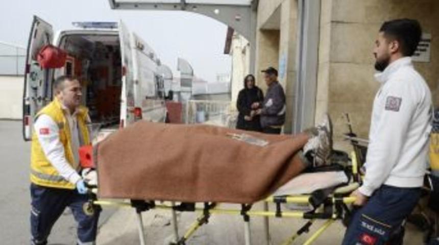 Otomobil Duvara &Ccedil;arptı: 1 Yaralı