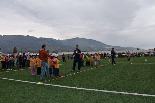 Buharkent&rsquo;te &Ccedil;ocuk Şenliği Yapıldı 2