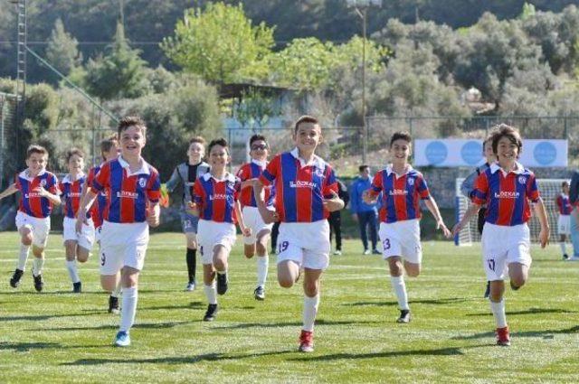 U12 İzmir Cup'ta Finale Doğru