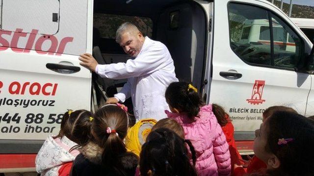 Minik Öğrencilerden Sokak Hayvanları Tedavi Ve Rehabilitasyon Merkezine Ziyaret