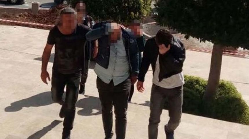 Marmaris'te Otomobildeki Uyuşturucuya 3 G&ouml;zaltı