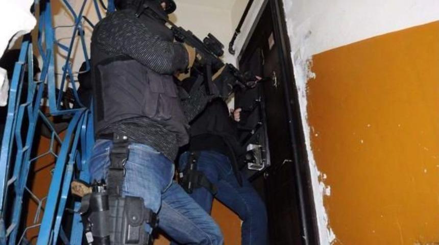 İstanbul'da Referandum &Ouml;ncesi Deaş Operasyonları; 11 G&ouml;zaltı