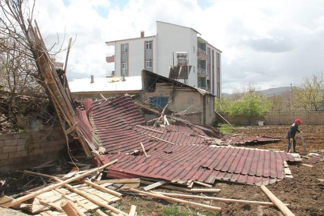 Elazığ&rsquo;da Fırtına &Ccedil;atıları U&ccedil;urdu