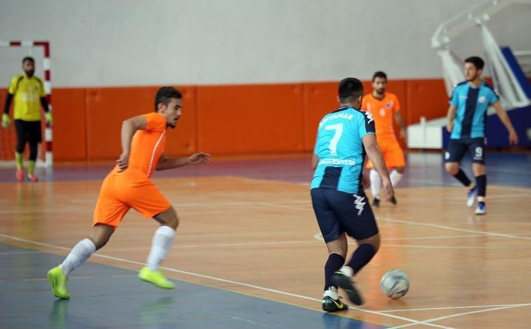 Futsalda Ar&uuml; Galibiyeti