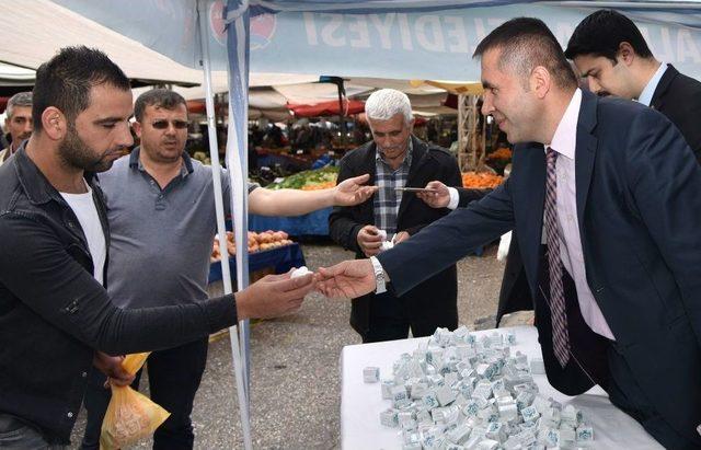 Alanya Belediyesi Lokum Ve Limonata Dağıttı