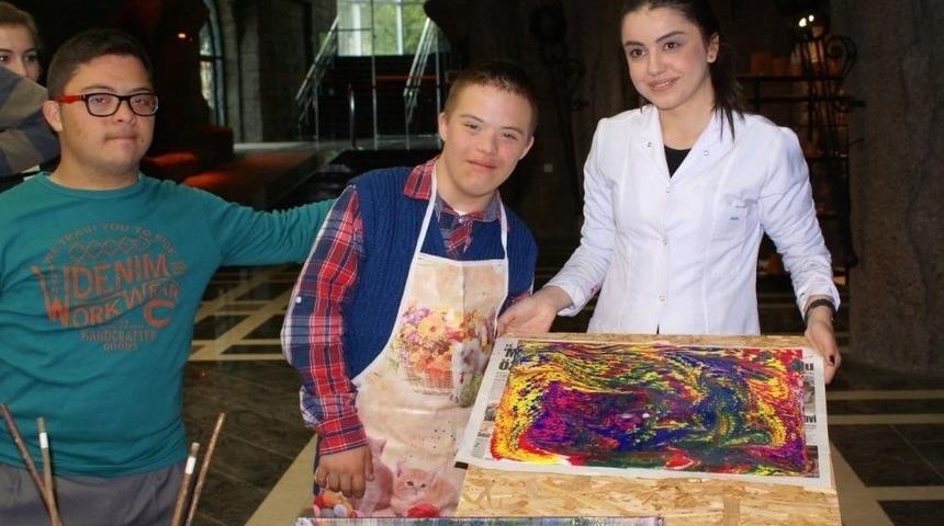 &Ouml;zel Eğitim &Ouml;ğrencileri Seramik Ve Ebru Sanatı İle Tanıştı