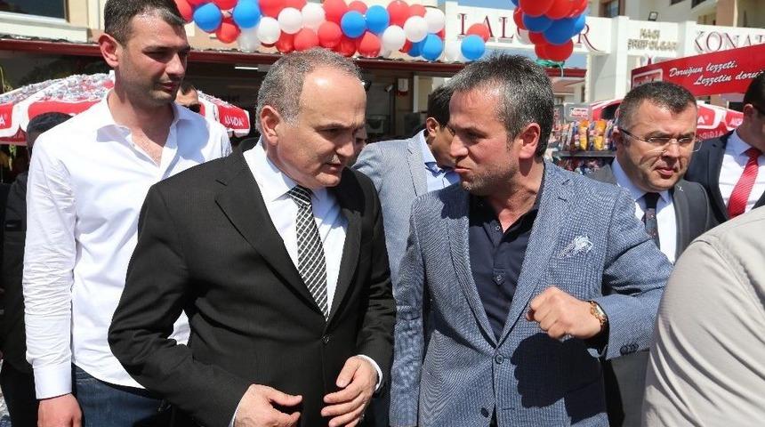 Bakan &Ouml;zl&uuml; Market A&ccedil;ılışına Katıldı