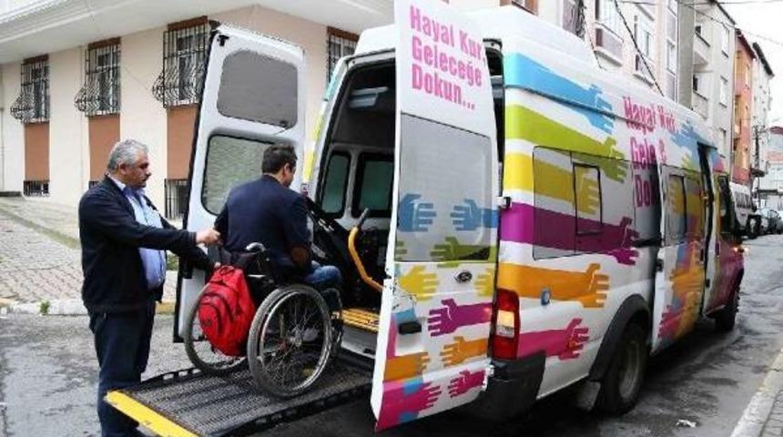 Bağcılar Belediyesi&rsquo;Nden Engelli Vatandaşlara &Ouml;zel Referandum Hizmeti