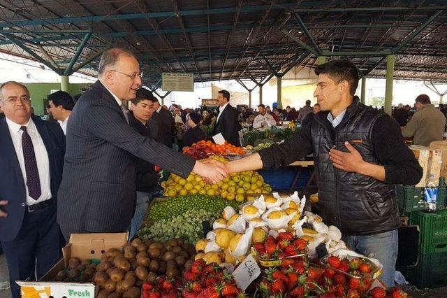 Milletvekili Koçer, Pazar Esnafını Ziyaret Etti