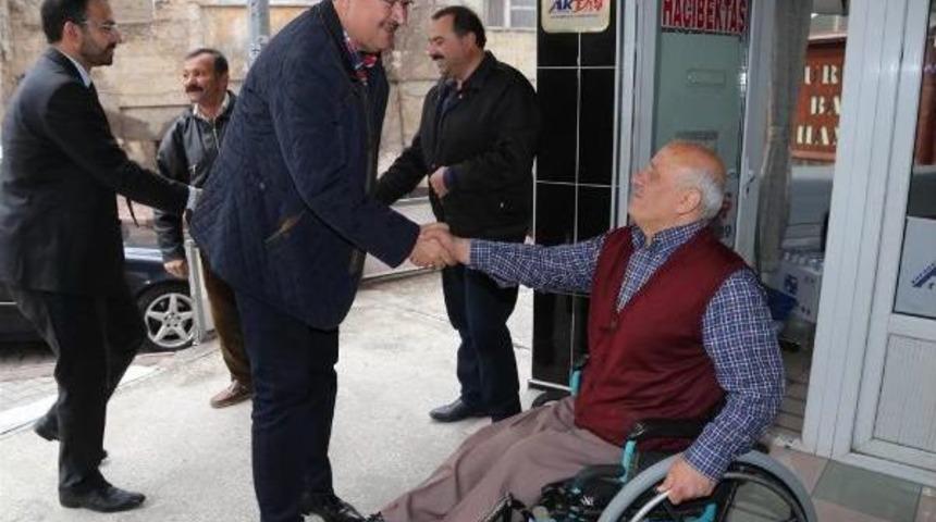 &Uuml;nver, T&uuml;rkiye Sakatlar Derneği Y&ouml;neticilerini Ziyaret Etti