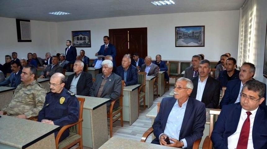 Vali &Ccedil;ataklı K&ouml;y Muhtarları İle Buluştu