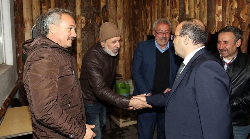 Vali İsmail Ustaoğlu, Konursu K&ouml;y&uuml;&rsquo;nde Vatandaşlarla Buluştu