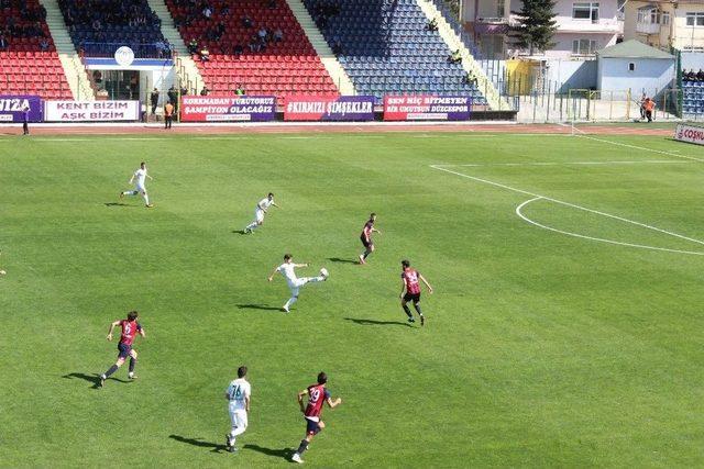 Bakan Faruk Özlü Düzcespor -yeşil Bursa Maçını İzledi