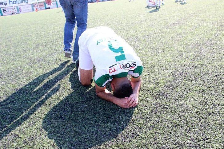 Taraftarlar Ağladı, Futbolcular Yere Yığıldı G2