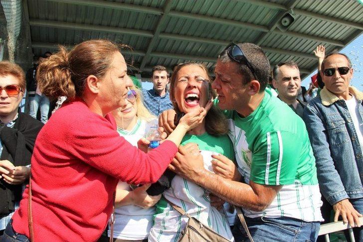 Taraftarlar Ağladı, Futbolcular Yere Yığıldı G4