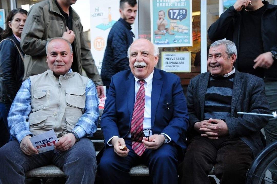 Bakan Avcı Esnafı Ve &rsquo;evet&rsquo; &Ccedil;adırlarını Ziyaret Etti