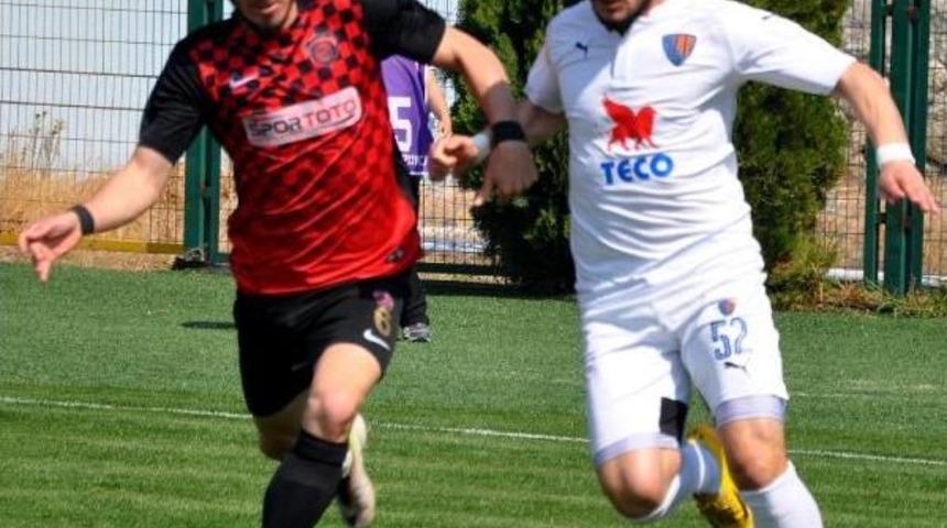 Karacabey Birlikspor-G&ouml;lc&uuml;kspor: 2-4