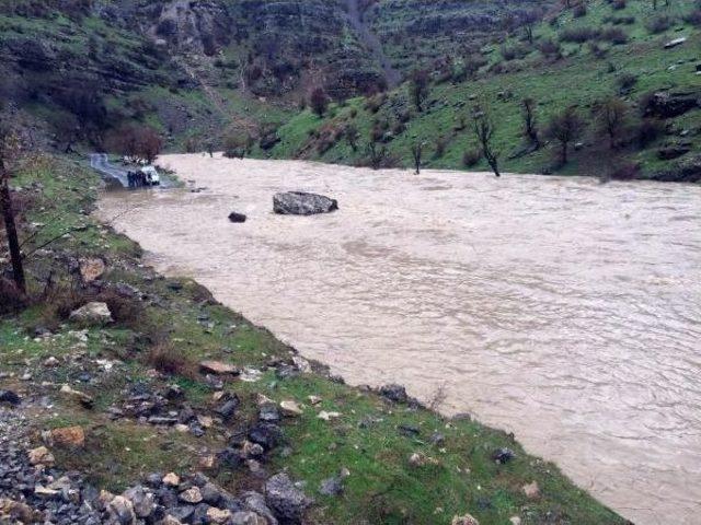 Beytüşşebap ta Sel Hayatı Felç Etti 1