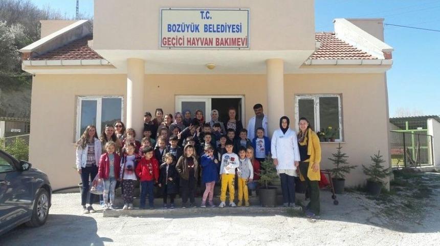 Miniklerden Ge&ccedil;ici Hayvan Barınağına Ziyaret