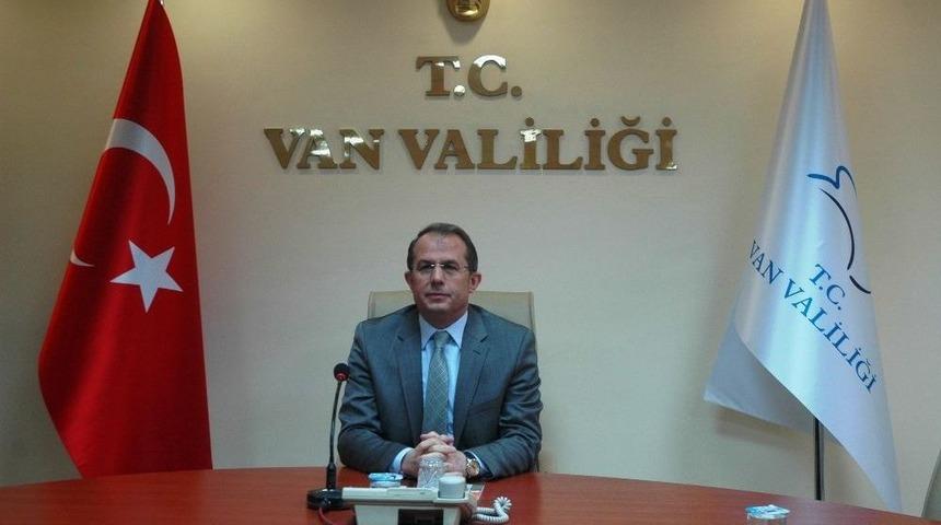 Vali Taşyapan Referandum &Ouml;ncesi Basınla Bir Araya Geldi