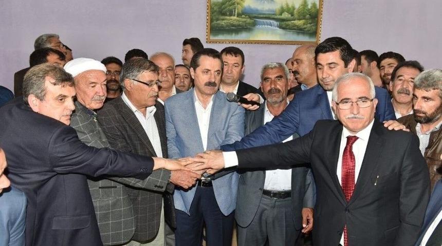 Bakan &Ccedil;elik Husumetli Aileleri Barıştırdı