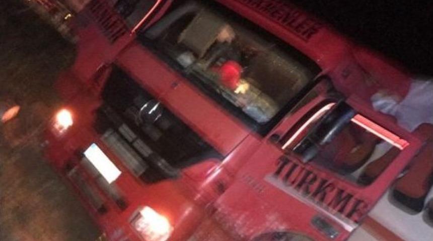 Yolcu Otob&uuml;s&uuml; Tıra Arkadan &Ccedil;arptı: 10 Yaralı