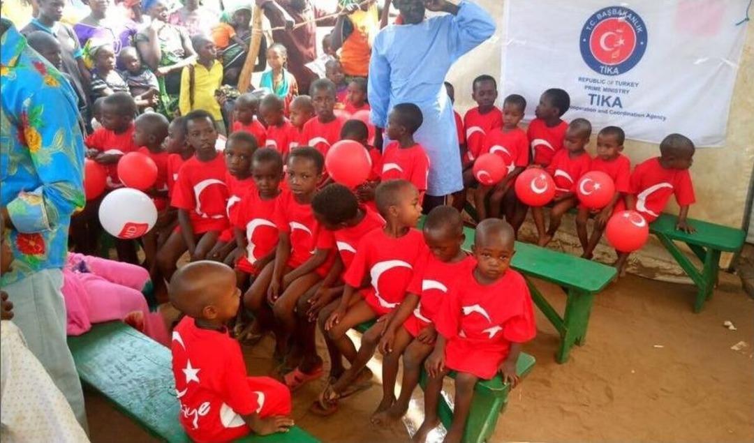 Afrika&rsquo;da T&uuml;rk Hekimleri 780 &Ccedil;ocuğu S&uuml;nnet Etti