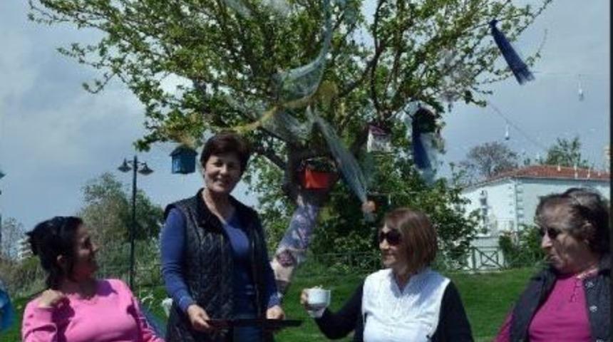 Muratpaşa Yaşlıevi&rsquo;nde Masallar Heybeden &Ccedil;ıkıyor