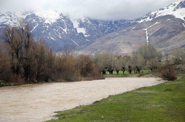 Çamurlu Sular, Munzur Çayı’nın Rengini Değiştirdi