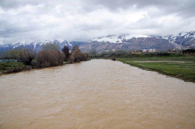 Çamurlu Sular, Munzur Çayı’nın Rengini Değiştirdi