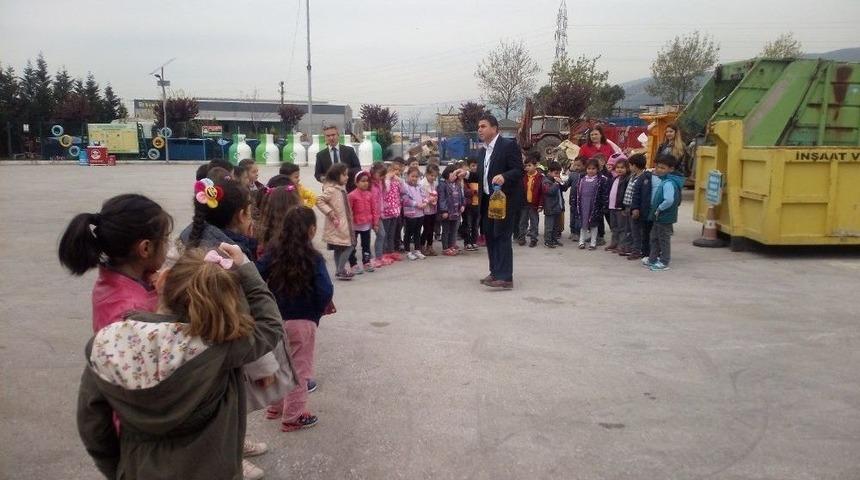 &Ouml;ğrenciler, K&ouml;rfez Belediyesi Atık Getirme Merkezini Ziyaret Etti