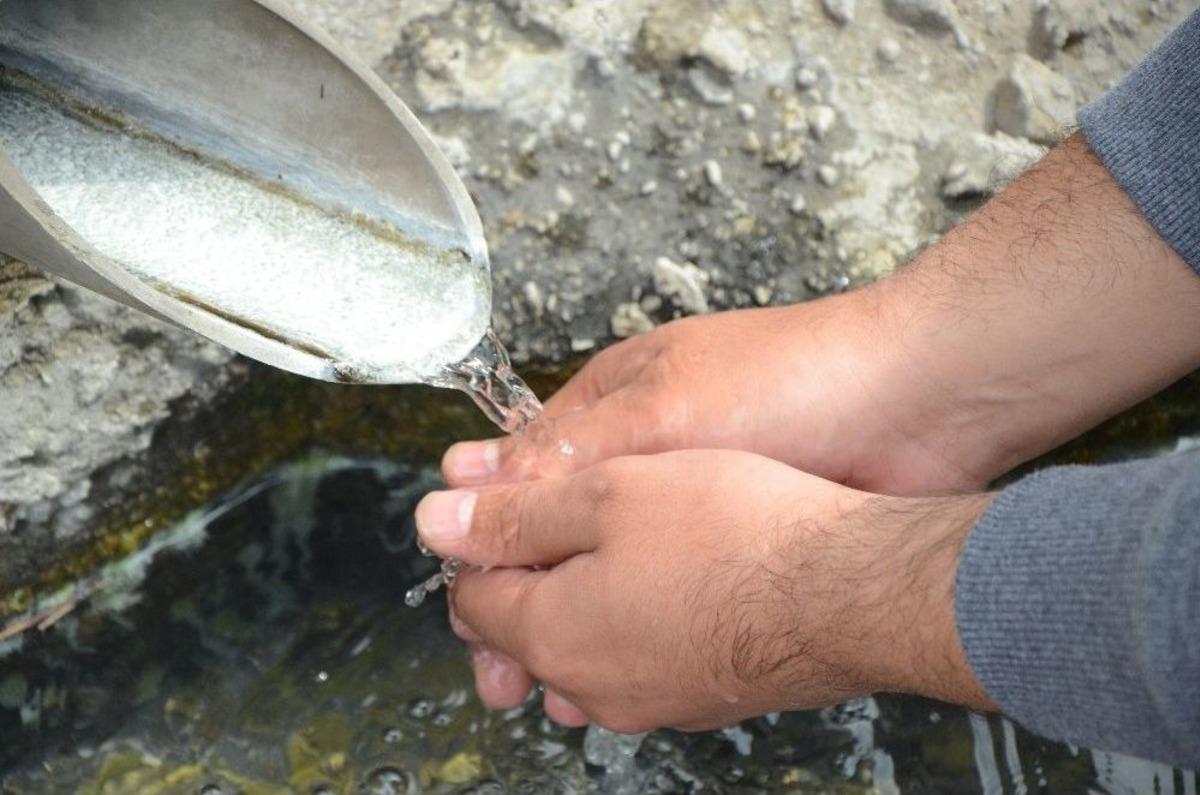 Bu &Ccedil;eşmelerden Şifa Akıyor