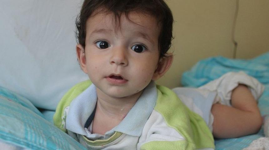 Doğuştan Yemek Borusu Olmayan Bebek Yardım Bekliyor