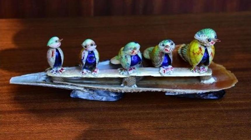 Deniz Kabuklarını Sanat Eserine Dönüştürdü