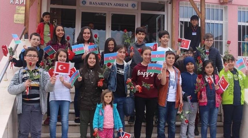 23 Nisan &Ccedil;ocuk Şenliği Kapsamında İlk &Ouml;ğrenci Grubu Azerbaycan&rsquo;dan Geldi