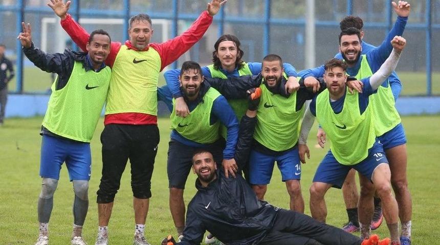 Adana Demirspor, Giresunspor Ma&ccedil;ı Hazırlıklarını Tek Antrenmanla S&uuml;rd&uuml;rd&uuml;