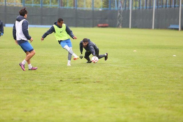 Adana Demirspor, Giresunspor Ma&ccedil;ı Hazırlıklarını Tek Antrenmanla S&uuml;rd&uuml;rd&uuml; 1