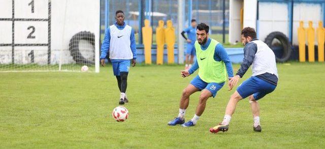 Adana Demirspor, Giresunspor Maçı Hazırlıklarını Tek Antrenmanla Sürdürdü