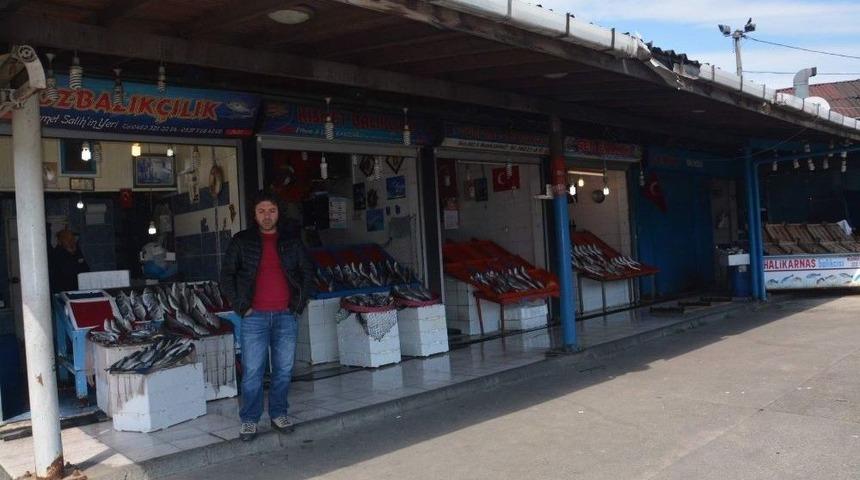 Denizlerde Av Yasağı Başladı, K&uuml;lt&uuml;r Balıkları Tezgahlardaki Yerini Aldı