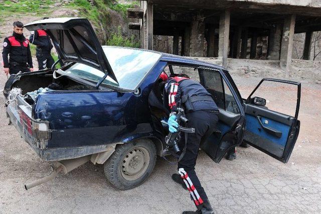 Polisin “dur” İhtarına Uymayan Otomobil Terk Edilmiş Halde Bulundu