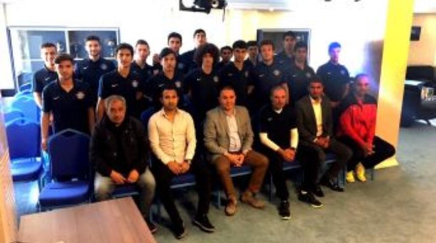 Şampiyonlardan Başkan S&ouml;zl&uuml;&rsquo;ye Ziyaret